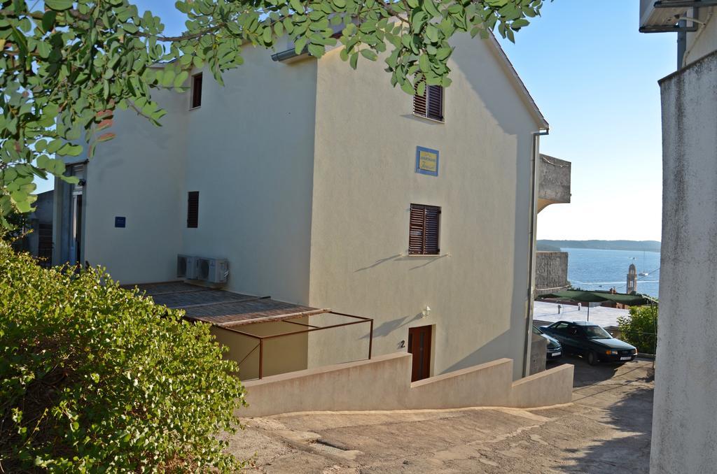 Apartments Ivusic Хвар Номер фото