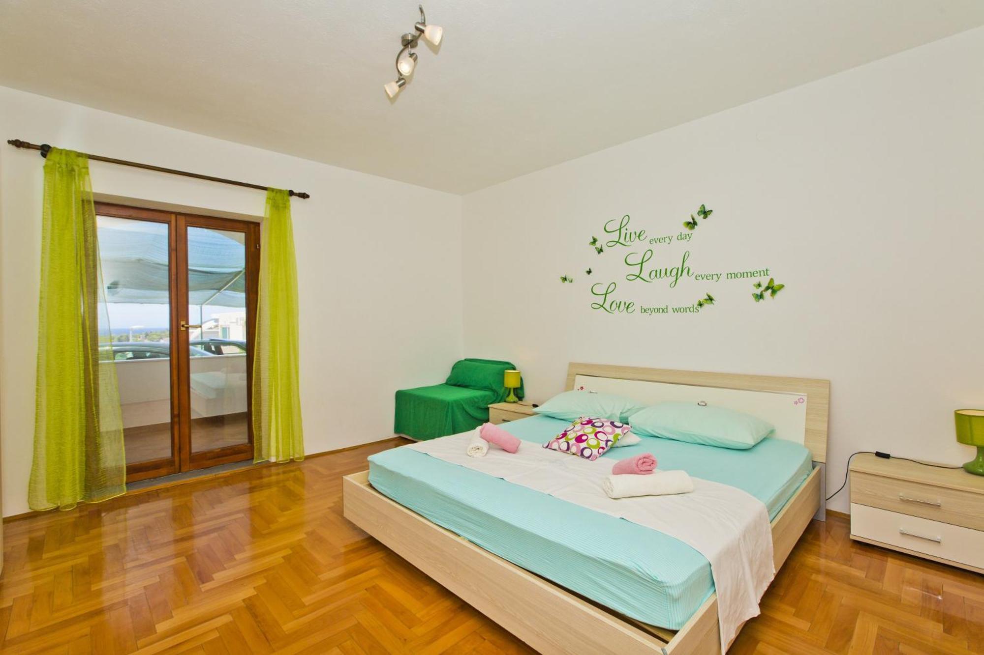 Apartments Ivusic Хвар Экстерьер фото